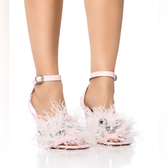 Azalea Wang Pavo Rhinestone Feather Heeled Sandals Size 7 NWT - Picture 1 of 6